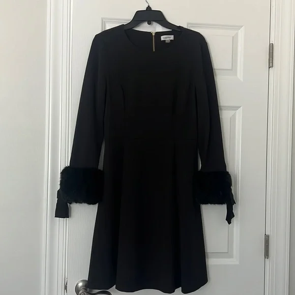 Black dress - Picture 1 of 7